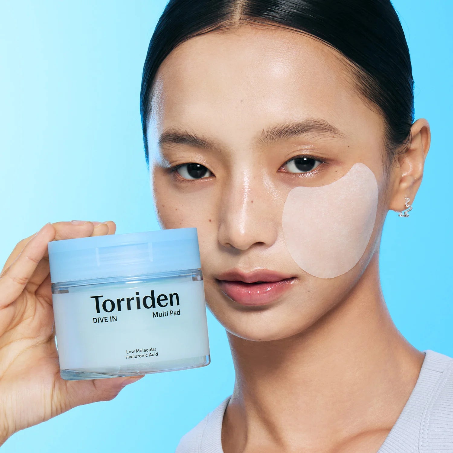 Torriden DIVE-IN Low Molecular Hyaluronic Acid Multi Pad 80 pads, vegan Korean dual-textured hyaluronic acid toner pads that hydrate and gently clarify Australia