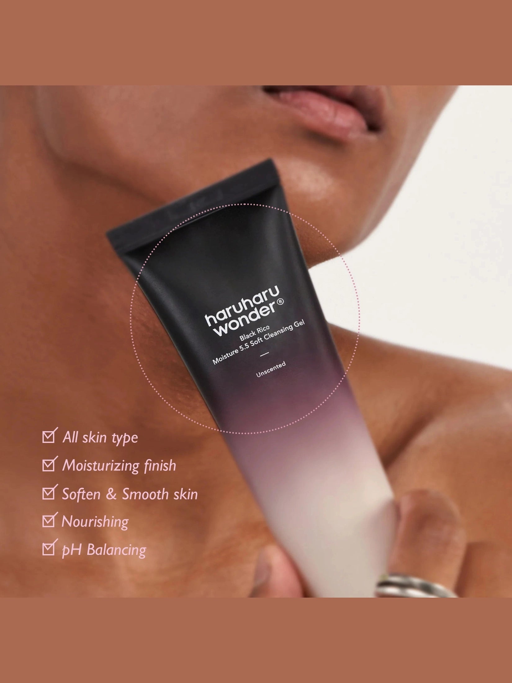 Black Rice Moisture 5.5 Soft Cleansing Gel